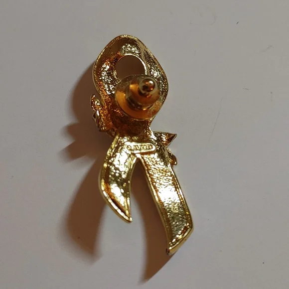 Pink bow pin - Picture 4 of 5